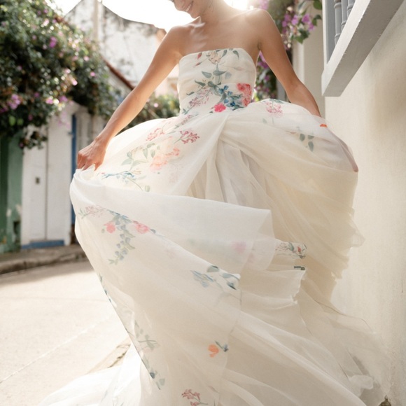 Monique Lhuillier Bliss Fall 2022 BL22206 - Picture 2 of 8